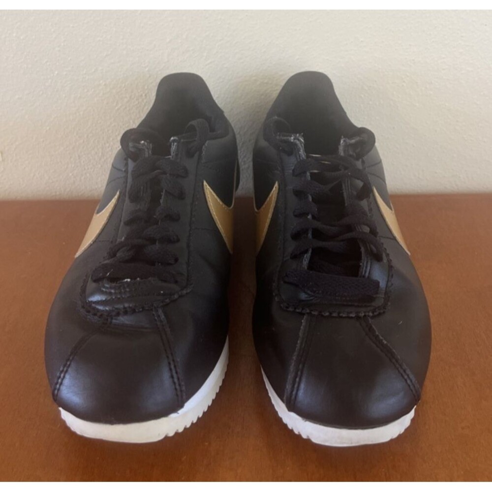 Nike Cortez  Black Gold Classic Leather Shoes Sneakers Women's 8 807471-012